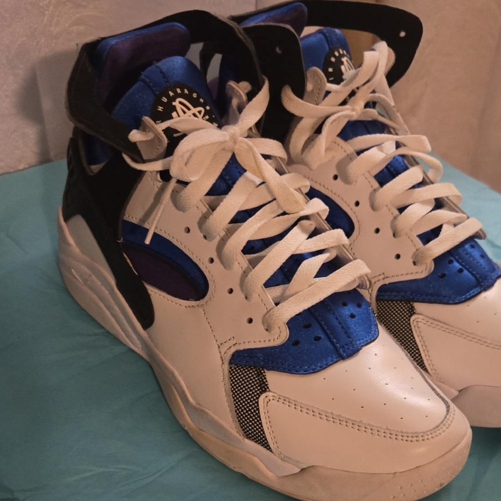 Nike White and Blue Men's Sneakers